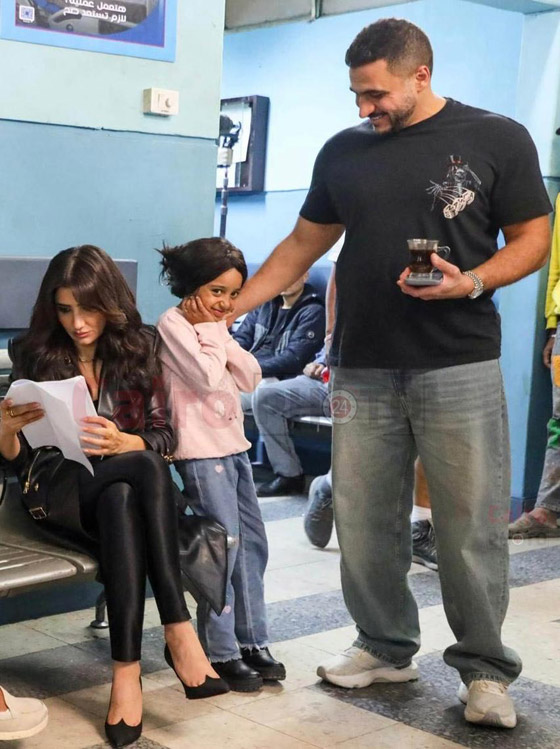 أحمد العوضي ومي عمر يحققان أمنية الطفلة ليلى المصابة بالسرطان: مثّلت في فيلمهما الجديد صورة رقم 4 أحمد العوضي ومي عمر يحققان أمنية الطفلة ليلى المصابة بالسرطان: مثّلت في فيلمهما الجديد صورة رقم 4