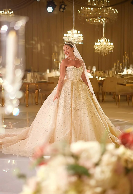 هيا كرزون شقيقة ديانا كرزون بإطلالة ملكية في حفل زفافها على رجل الأعمال عمر الكيكي صورة رقم 7 هيا كرزون شقيقة ديانا كرزون بإطلالة ملكية في حفل زفافها على رجل الأعمال عمر الكيكي صورة رقم 7