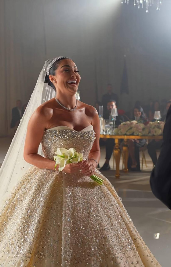 هيا كرزون شقيقة ديانا كرزون بإطلالة ملكية في حفل زفافها على رجل الأعمال عمر الكيكي صورة رقم 5 هيا كرزون شقيقة ديانا كرزون بإطلالة ملكية في حفل زفافها على رجل الأعمال عمر الكيكي صورة رقم 5