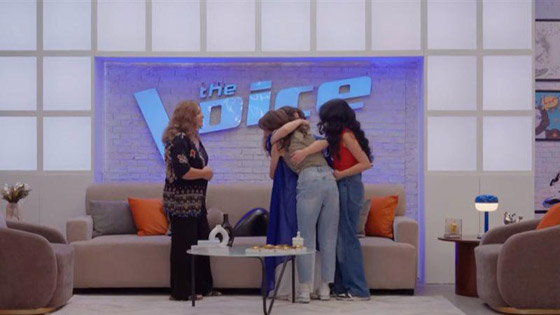  ذا فويس يفاجئ مشتركة سورية ويجمعها بعائلتها التي لم تلتق بها منذ ٥ سنوات! صورة رقم 1