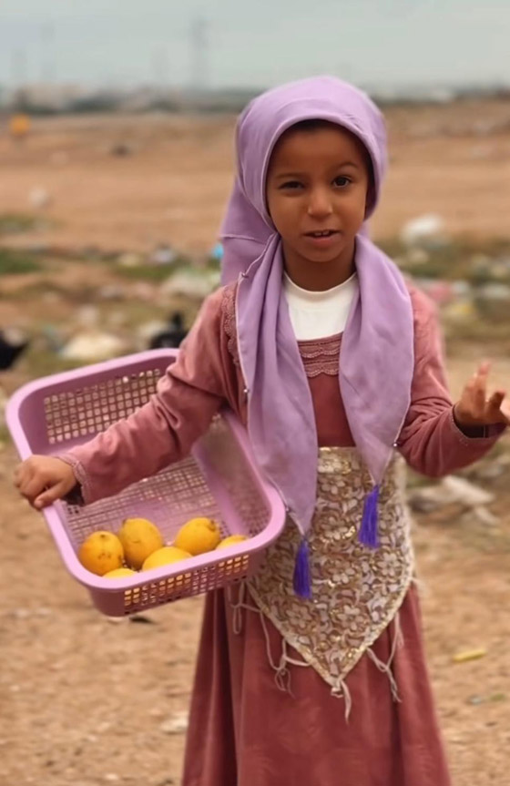  أصغر معجبة لنانسي عجرم تخطف قلب نانسي وتُبهر معجبيها صورة رقم 2