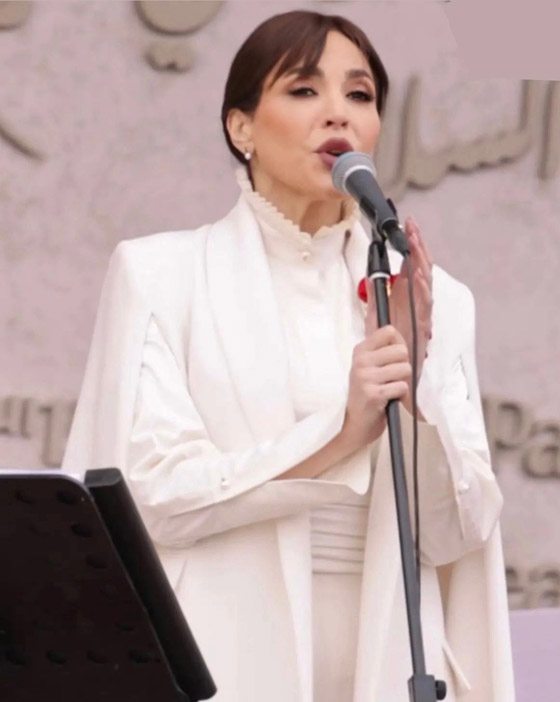 عبير نعمة وجوزيف عطية يُرتّلان في قدّاس البابا.. ترانيم مؤثرة ولحظات روحانية تهزّ بيروت صورة رقم 4 عبير نعمة وجوزيف عطية يُرتّلان في قدّاس البابا.. ترانيم مؤثرة ولحظات روحانية تهزّ بيروت صورة رقم 4