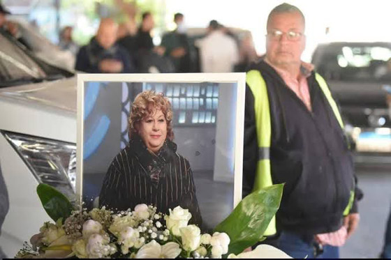  لماذا غاب أحمد الفيشاوي عن جنازة والدته سمية الألفي؟ صور.. صورة رقم 6