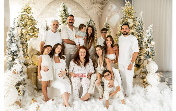 النجوم يشاركون جمهورهم بلحظات من اجواء عيد الميلاد الكريسماس صورة رقم 5 النجوم يشاركون جمهورهم بلحظات من اجواء عيد الميلاد الكريسماس صورة رقم 5