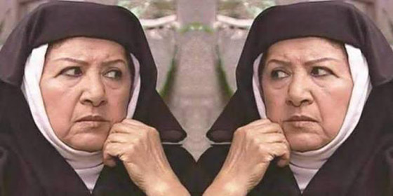 مقتل نجمة (باب الحارة) الداية أم زكي (هدى شعراوي) غدرًا على يد خادمتها بدافع السرقة! صورة رقم 4 مقتل نجمة (باب الحارة) الداية أم زكي (هدى شعراوي) غدرًا على يد خادمتها بدافع السرقة! صورة رقم 4