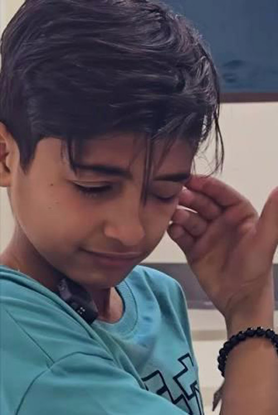 الفنان الفلسطيني محمد عساف يفاجئ الطفل يزن المصاب بالسرطان ويحقق حلمه في لقاء مؤثر صورة رقم 1