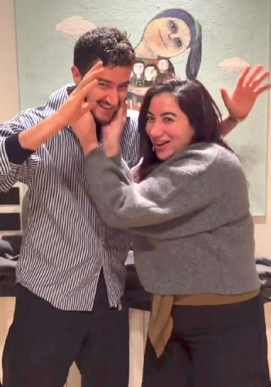 نجوم الفن يغنّون (جاري يا جاري) في سهرة رمضانية باجواء المرح والعفوية  ويشعلون مواقع التواصل صورة رقم 1