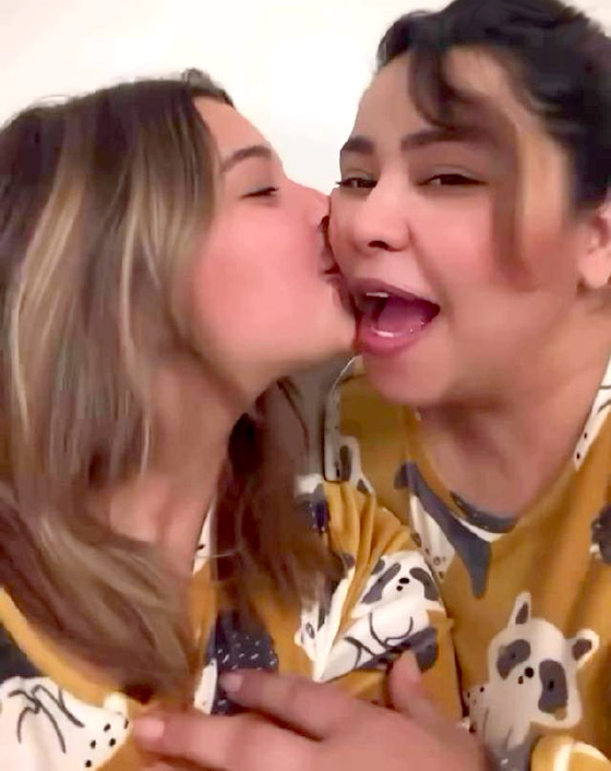 صورة رقم 3 - ظهور مفاجئ للنجمة شيرين عبد الوهاب مع ابنتها يسعد جمهورها ويبدد شائعات تدهور صحتها صورة رقم 3 - ظهور مفاجئ للنجمة شيرين عبد الوهاب مع ابنتها يسعد جمهورها ويبدد شائعات تدهور صحتها