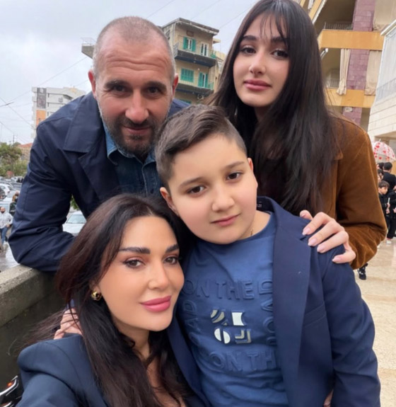 سيرين عبد النور تحتفل مع عائلتها بأحد الشعانين في لبنان صورة رقم 2