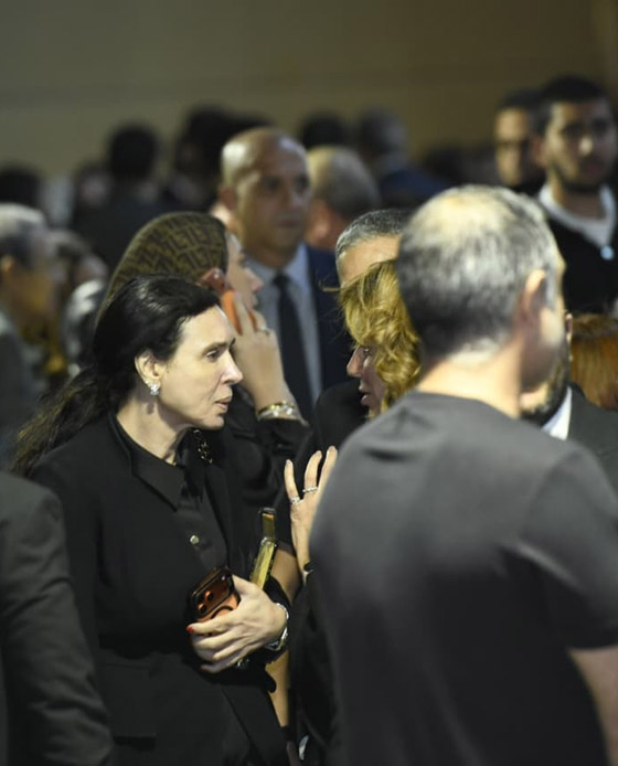 النجوم في عزاء هاني شاكر: تامر حسني، يسرا، دنيا وإيمي سمير غانم، حسبن فهمي، هيفاء وهبي، أنغام، ولبلبة صورة رقم 11