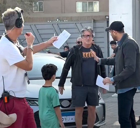 صور أحمد عز مع النجمة التركية توبا بويوكستون من كواليس مسلسل (الأمير) صورة رقم 3