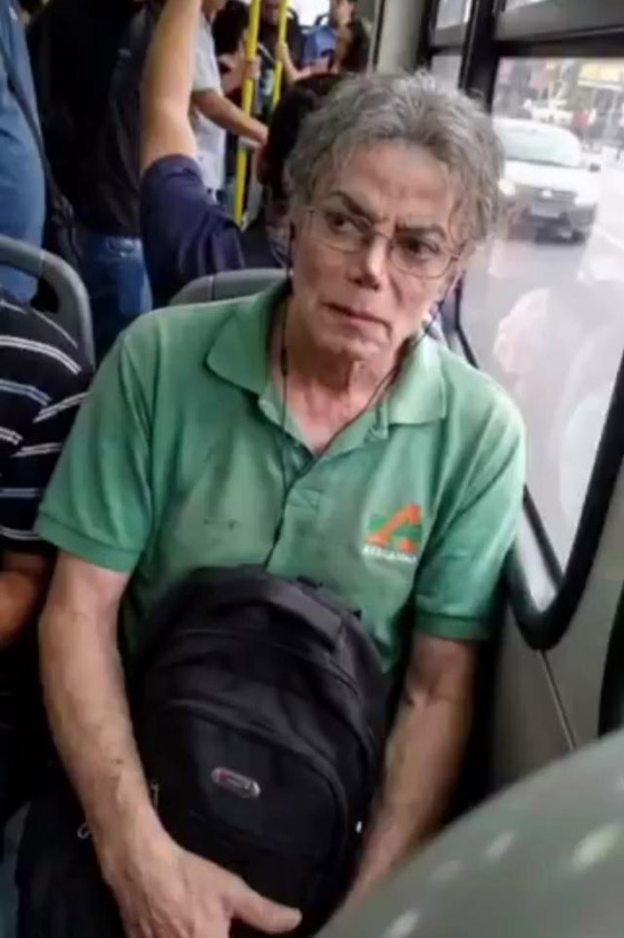 صورة رقم 7 - شبيه مايكل جاكسون يذهل الجمهور ويثير الجدل عالمياً! هل ما زال النجم العالمي على قيد الحياة؟ صورة رقم 7 - شبيه مايكل جاكسون يذهل الجمهور ويثير الجدل عالمياً! هل ما زال النجم العالمي على قيد الحياة؟