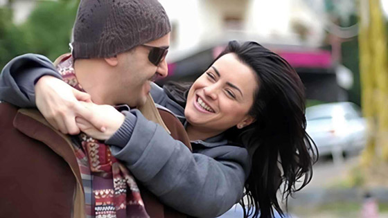 الفنانة نور اللبنانية تودع زوجها رجل الاعمال السوري لمثواه الاخير صورة رقم 1