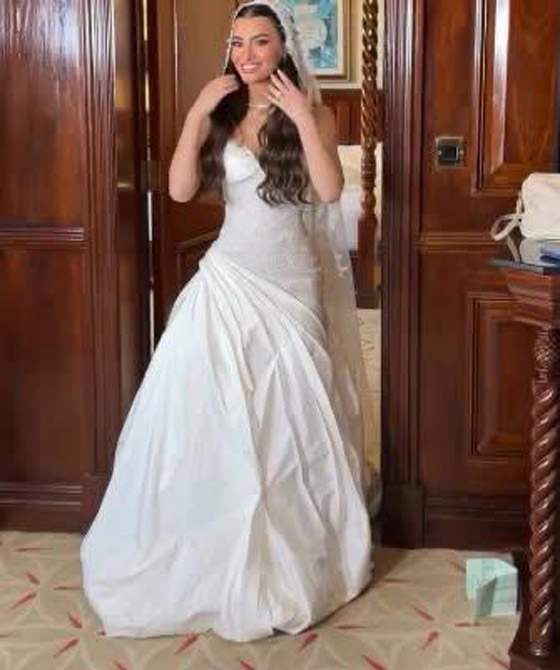 صورة رقم 2 - كارمن سليمان تنشر صور زفاف شقيقتها فرح مع الأهل والأصدقاء صورة رقم 2 - كارمن سليمان تنشر صور زفاف شقيقتها فرح مع الأهل والأصدقاء