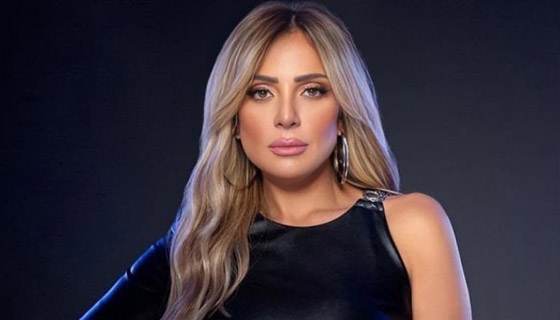 صورة رقم 3 - ريم البارودي تتعرض للانتقاد بعد قبلة عبد الباسط حمودة لها! كيف ردت على الهجوم؟ صورة رقم 3 - ريم البارودي تتعرض للانتقاد بعد قبلة عبد الباسط حمودة لها! كيف ردت على الهجوم؟