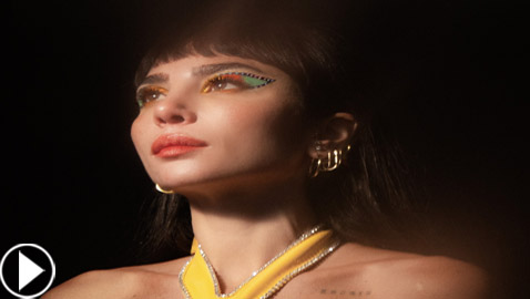 دانا حوراني تطلق إحدى أشهر أغنيات نانسي عجرم (ياي سحر عيونو) بإنتاج جديد