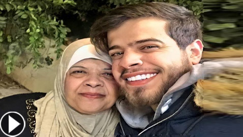 تفاعل واسع على صورة أدهم النابلسي ووالدته، والجمهور: الشبه كبير بينهما