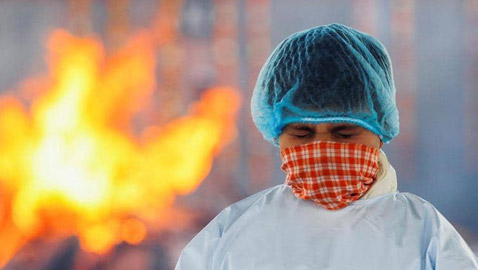 المأساة تتفاقم.. رقم مفزع لضحايا كورونا في الهند