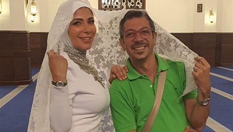 مصمم فستان زفاف منى زكي في 
