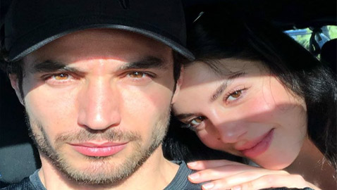 هل تجمع قصة حب بين ملكة جمال لبنان سينتيا صموئيل والفنان الفلسطيني آدم محمد بكري؟