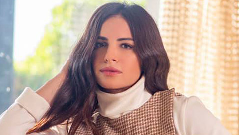 آمال ماهر تفاجئ جمهورها بقرار اعتزالها! هل فسخ خطوبتها السبب؟ ومن هم الرجال الذين ارتبطت بهم؟