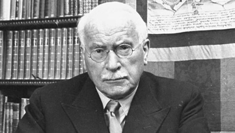 بذكرى وفاة عالم النفس يونغ.. لهذا تكشف الأحلام أحداثا قبل وقوعها