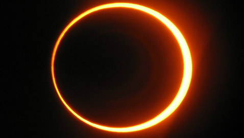كسوف الشمس سيضيئ حلقة من النار في السماء.. كيف يمكنكم مشاهدته؟