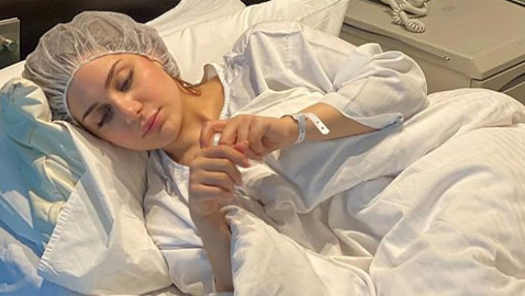 صور زينب فياض ابنة هيفاء وهبي على سرير في مستشفى تطلب الدعاء! إليكم سر عمليتها!