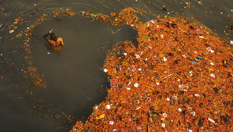 كيف تحول نهر الغانج المقدس إلى 