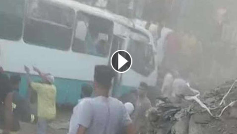 مصر.. قطار يدهس حافلة ويخلف قتلى وجرحى