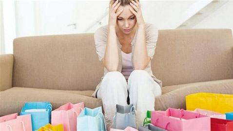 الإدمان على التسوق..كيف تتوقف عن شراء أشياء لا تحتاجها؟