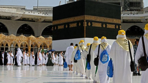 بالصور: كمامات وتباعد اجتماعي في موسم الحج الثاني منذ تفشي 
