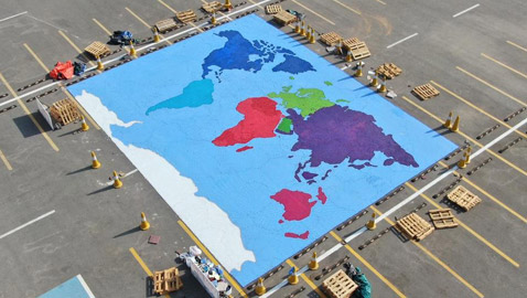 سعودية تدخل موسوعة جينيس بأكبر لوحة موزاييك بالعالم من أغطية البلاستيك