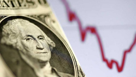 الدولار ينخفض بعد تباطؤ نمو أسعار المستهلكين في أميركا
