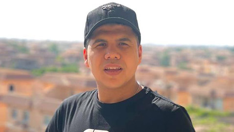 عمر كمال يرد على النقد الحاد واتهامه بالجهل بعد نصيحته للطلاب: النتيجة لا تهم، المهم فلوس!