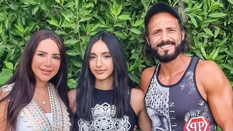 يوسف الشريف يكشف عن وجه ابنته الشابة لأول مرة احتفالا بعيد ميلادها
