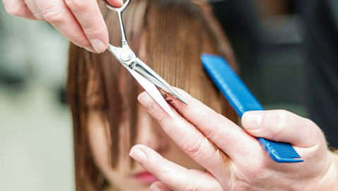 تفسير حلم قص الشعر لإبن سيرين