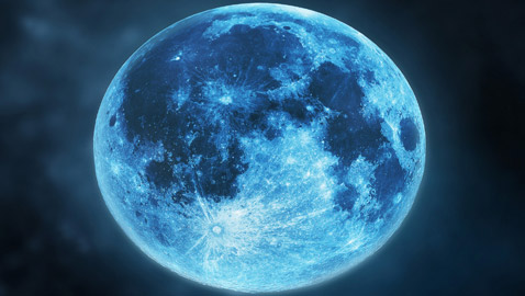 عودة القمر الأزرق الكبير.. ما هو ومتى يمكن رؤيته وكيف؟