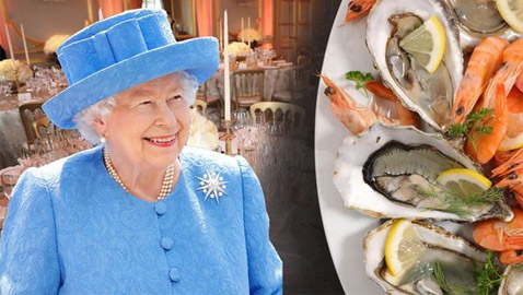 تعرفوا على أغرب عادات تناول الطعام عند الملكة البريطانية إليزابيث