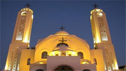 في مصر تدعم المجموعات الأكثر فقرا وتقدم خدمات للمهاجرين واللاجئين
