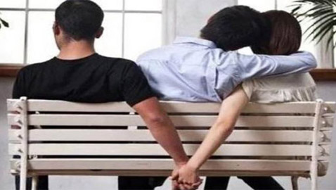 الحكم بتعويض زوج عربي اكتشف خيانة زوجته له مع 13 رجلا