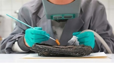 كعكة عمرها 79 عاماً تحيّر العلماء