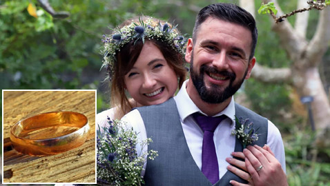 صدفة تقود زوجين لاستعادة خاتم زواجهما المفقود بأعماق البحار.. صور