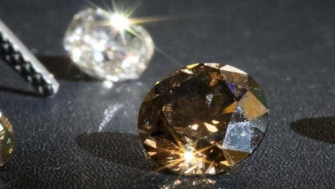 صور: اكتشاف ماسة نادرة متغيرة اللون وفق الحرارة!