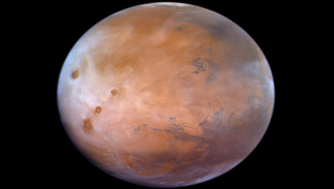 إليكم صورة التقطها مسبار الأمل لفصل الربيع على كوكب المريخ الأحمر