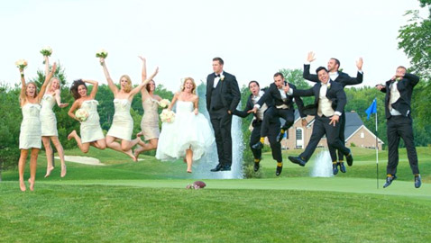 هؤلاء الأشخاص قرروا الخروج عن المألوف في حفل زفافهم: لقطات مبهجة