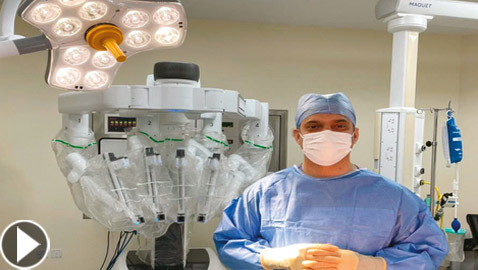 فيديو: نجاح أول عملية جراحية بواسطة روبوت في دبي.. استمرت 3 ساعات