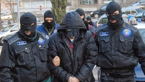 رجل يفضّل السجن على الإقامة مع زوجته.. والسلطات تستجيب!