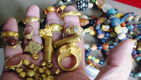 صياد يعثر على جزيرة مليئة بالذهب اختفى منذ 700 سنة!