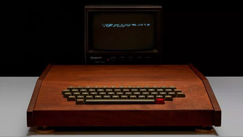 بيع نسخة من أول جهاز كمبيوتر أنتجته شركة أبل مقابل 400 ألف دولار